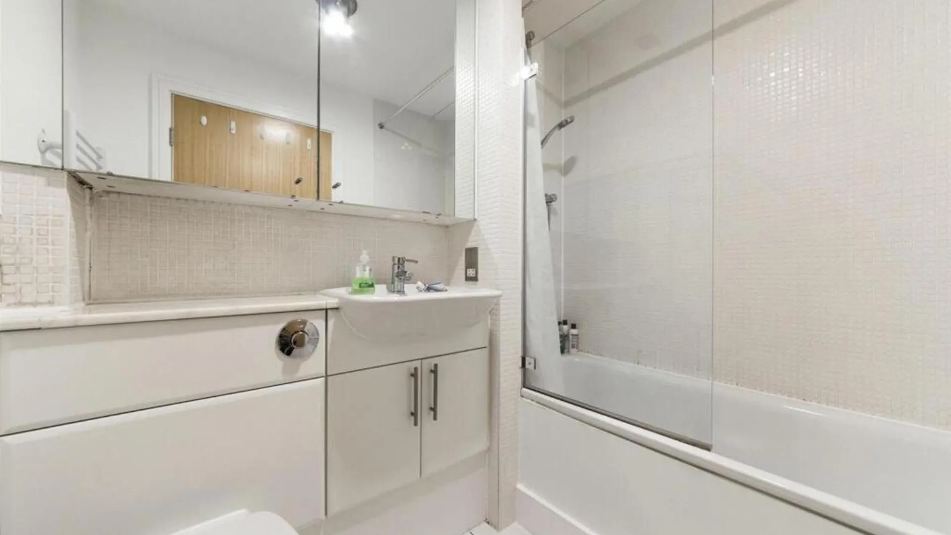 Mdx Apartments - Canary Wharf London 0*,
